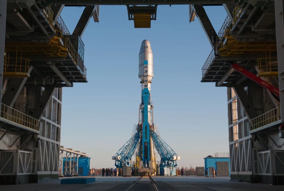 Ракета-носитель «Союз-2» в башне обслуживания